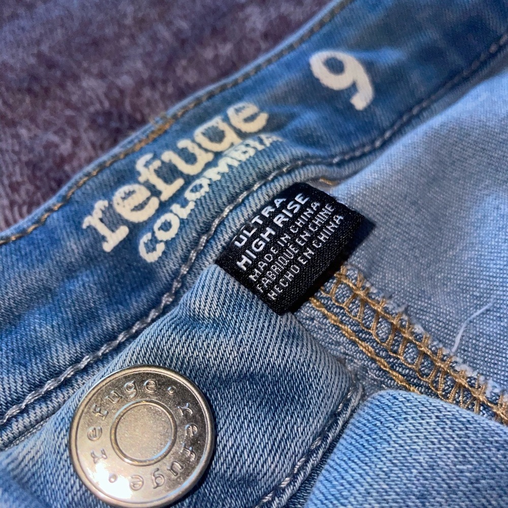 Raw hem distressed jeans size 9 - Picture 5 of 6